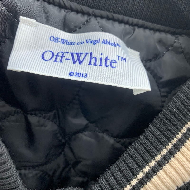 Casaco Off-White Preto