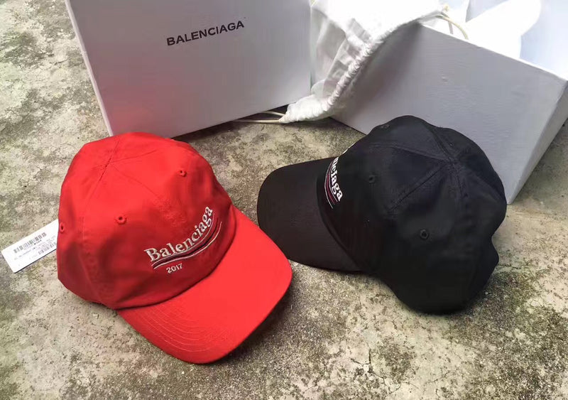 BONÉ BALENCIAGA